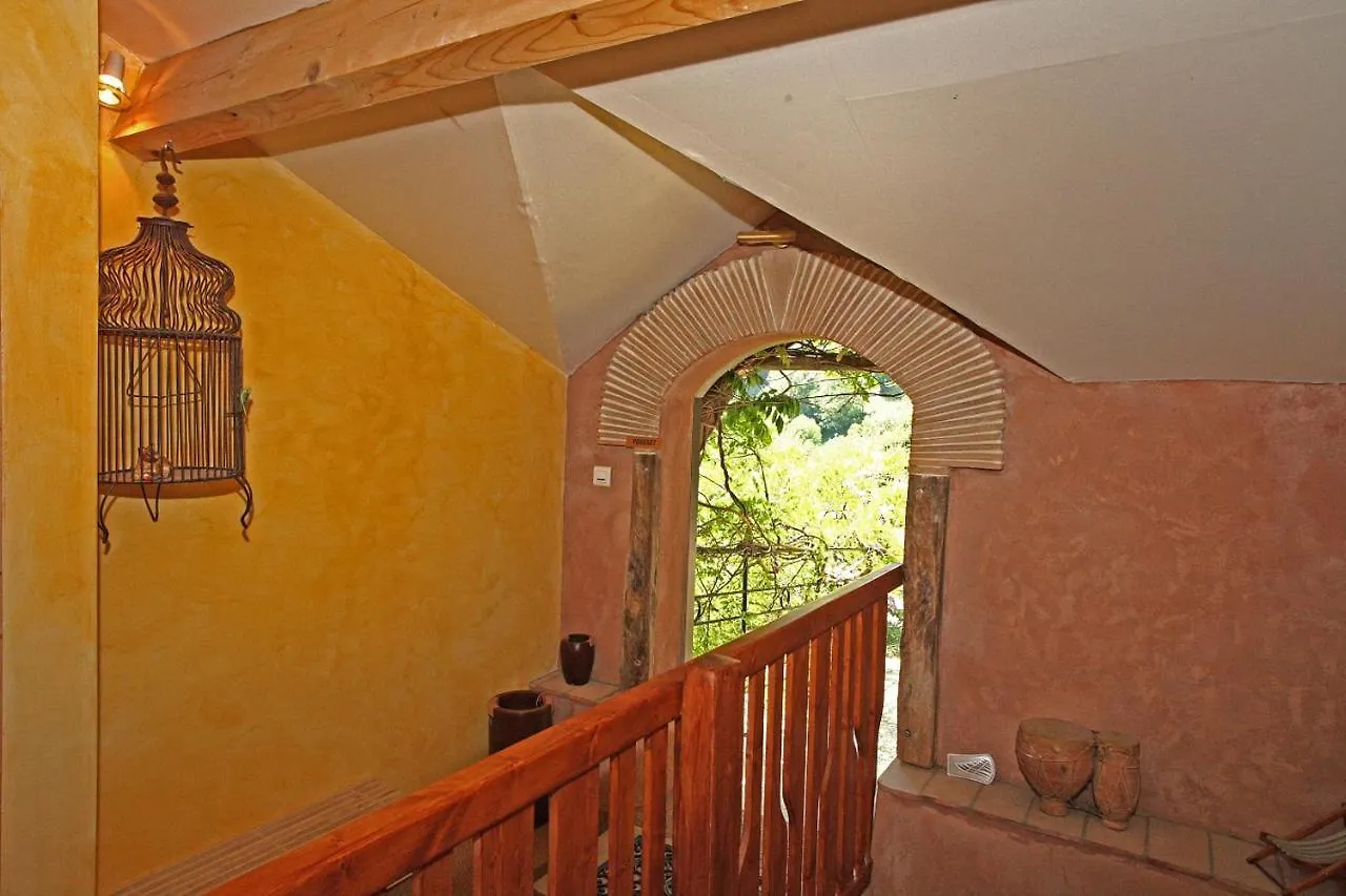 Bed and Breakfast L'Échappée Belle Lacourt Francia